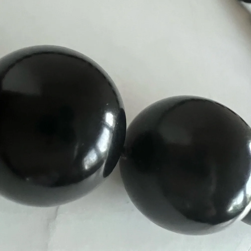 Stunning black African Ebony graduated beaded/pearl necklace - Picture 6 of 12